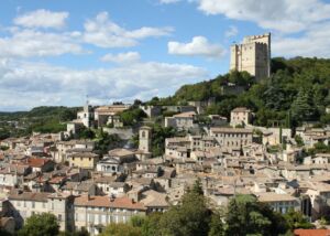 Vieux village et tour de Crest