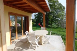 terrasse du gîte le Chacelou à Châteaudouble