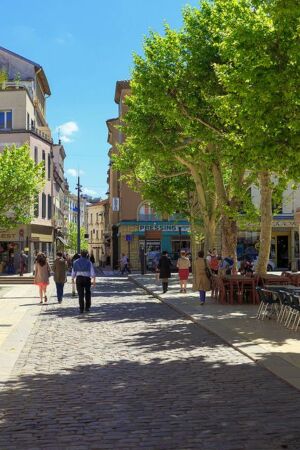 Place des Clercs à Valence en Drôme